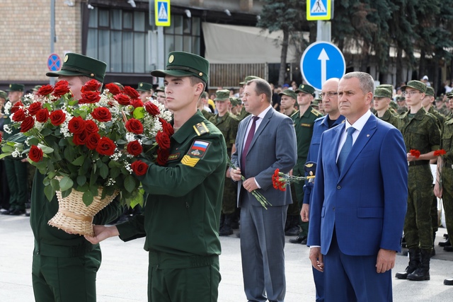 Самарские школьники отправились в Пензу на военно-патриотические сборы Гвардеец