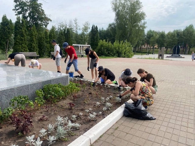 Молодёжь Жигулевска вносит свой вклад в благоустройство города